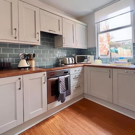 Charming Victorian Cottage Steps From Historic Chester - Free Parking Kültér fotó