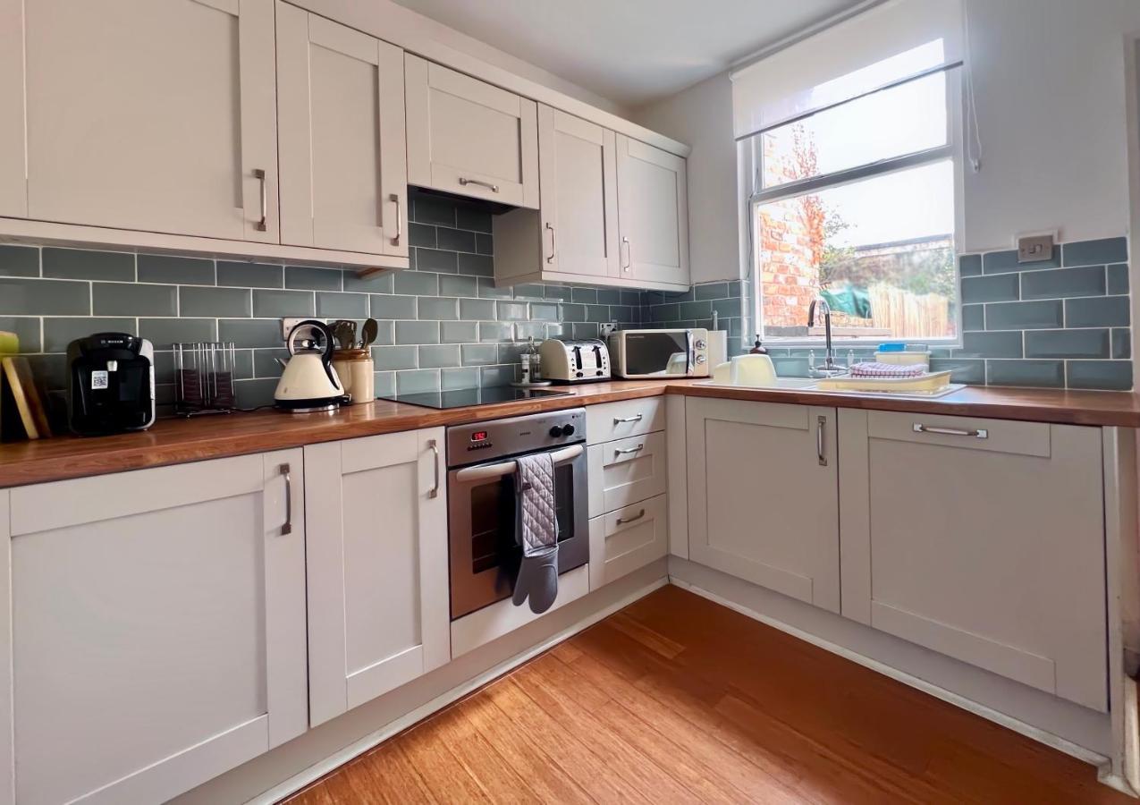 Charming Victorian Cottage Steps From Historic Chester - Free Parking Kültér fotó